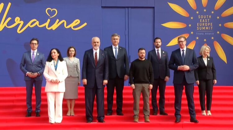 Përfundon samiti për Ukrainën, liderët realizojnë foton familjare