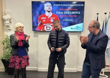 Sulmuesi shqiptar dekorohet me medalje nderi nga komuna franceze