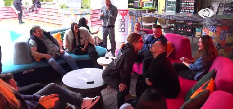 VIDEO/ Debati Egla-Graciano finalizohet me puthje, reagimi i banorëve