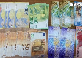 Mijëra Euro dhe kokainë në makinë, arrestohet 43 vjeçari në Tiranë