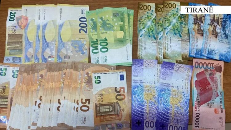 Mijëra Euro dhe kokainë në makinë, arrestohet 43 vjeçari në Tiranë