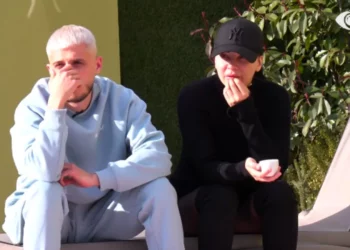 Rikja i zuri krevatin Bardhit, Sarës i lindin dyshimet për…