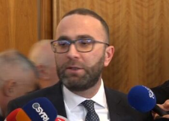 A duhet të ketë Basha vend në frontin opozitar? Si përgjigjet Bardhi