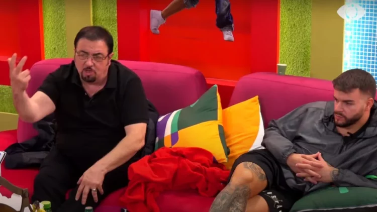 VIDEO/ Gazi i zhgënjyer nga Juli: I kam vënë kryqin, u bë ai të më…