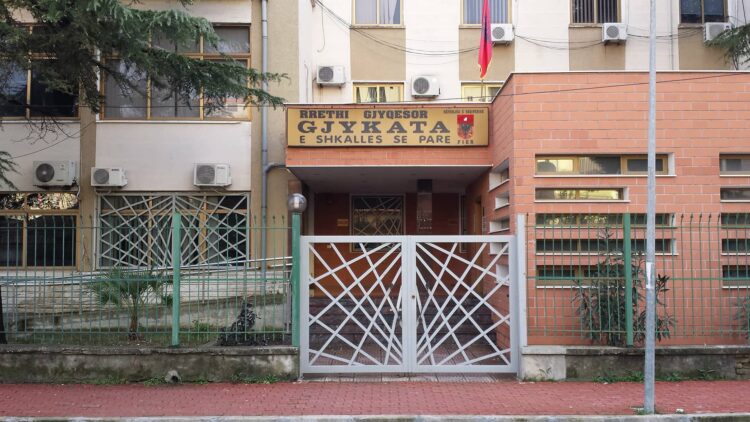 Falsifikim dhe shpërdorim detyre, pezullohen 5 efektivë policie