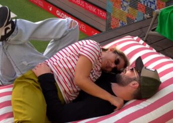 “Më kafsho fort…”, Ilnisa dhe Meritoni në shtrat (VIDEO)