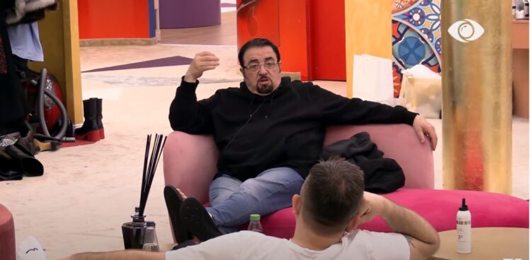 VIDEO/ “Vjen ta fut bam-bam dhe ikën”, për kë e ka fjalën Juli?