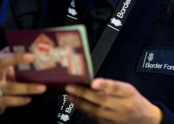 Falsifikonin dokumente dhe bileta ajrore, arrestohen dy shqiptarë