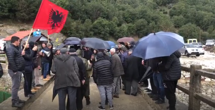  “Larg duart nga Shushica”, banorët e Lumit të Vlorës në protestë
