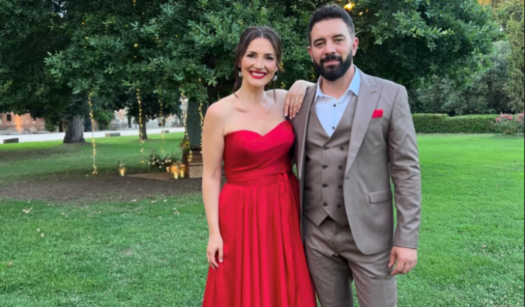 Në shtëpinë e Marsela Çibukaj ka festë, këngëtarja jep lajmin