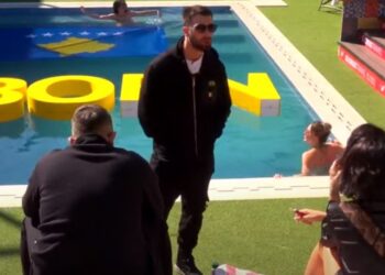 VIDEO/ “A ke menduar ndonjëherë për treshe?” Roza i kthehet Meritonit