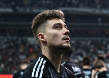 Ndryshon historia, Beshiktashi “dashurohet” me Muçin