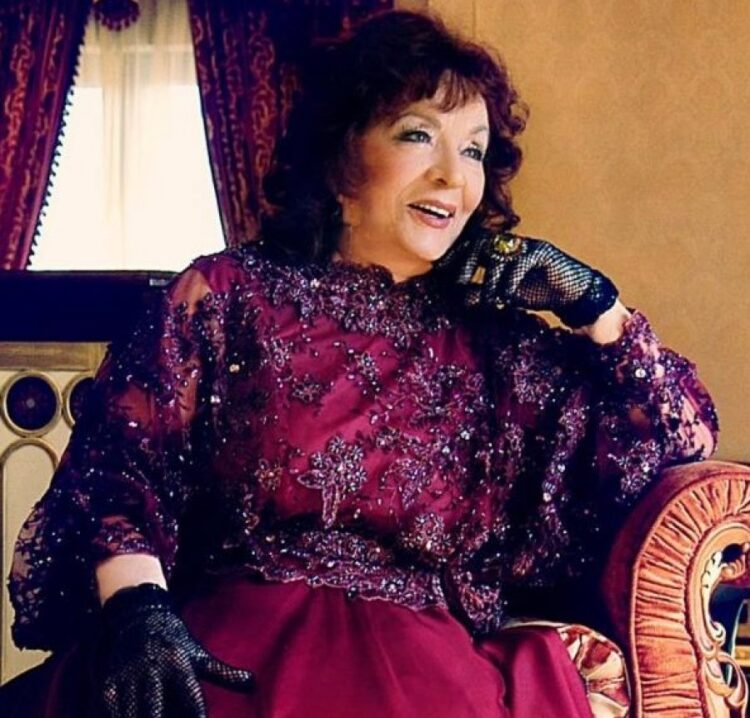 Përkujtohet mbretëresha e muzikës shqiptare, Nexhmije Pagarusha