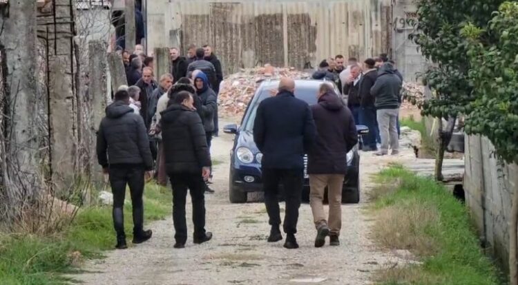 Fëmijët në burg, vëllai i Pëllumb Metës hap dyert për ngushëllime