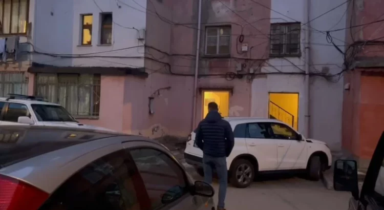 U gjetën të pajeta në banesë, zbardhet shkaku i vdekjes së nënë e bijë