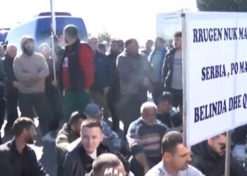 Protestuesit bllokojnë aksin Thumanë-Kashar: Belinda na mbylli rrugën