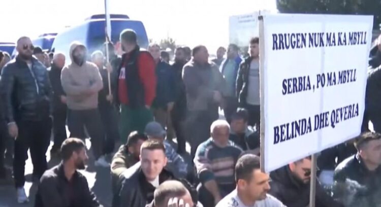 Protestuesit bllokojnë aksin Thumanë-Kashar: Belinda na mbylli rrugën