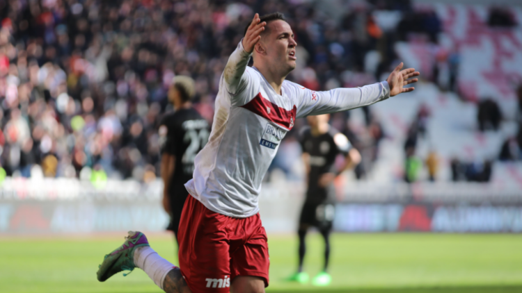 Rey Manaj nuk di të ndalet, tund përsëri rrjetën me një supergol