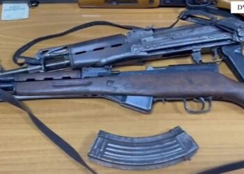 Kapen me kallashnikov e kanabis, arrestohet 17-vjeçari në Shkodër
