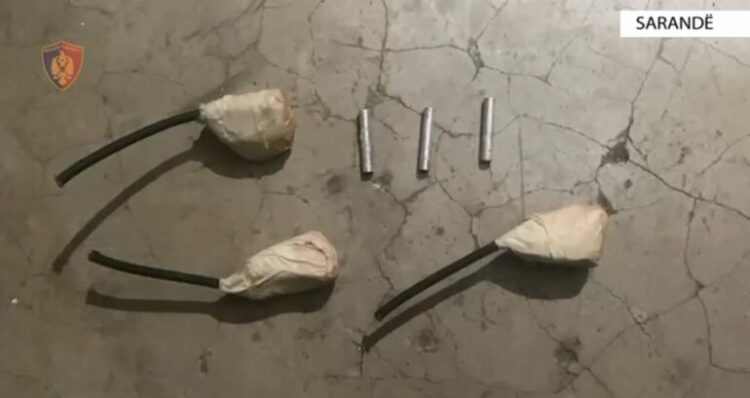 Emrat/ Lëndë plasëse dhe municion në banesë, arrestohen dy vëllezër