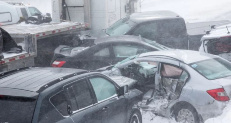 Përplasen 100 makina nga një aksident zinxhir, disa të plagosur