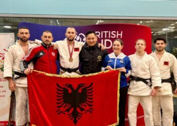 Indrit Çullhaj ngre flamurin kuqezi, fiton medaljen e bronxtë…