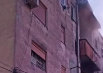 Harrojnë ngrohësen ndezur, shpërthejnë flakët në apartament