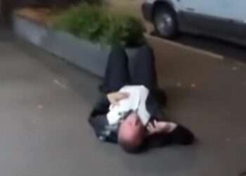 Përtokë dhe “tapë”, video e ish-zv/kryeministrit bën xhiron e rrjetit