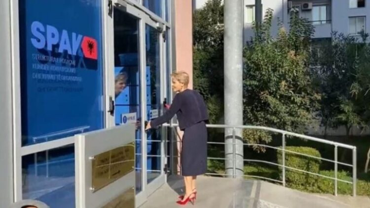 Kryemadhi rekurs në Gjykatën e Lartë për kthimin e telefonit