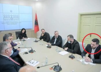 Trafikanti i kokainës në takim me Ballukun, Maznikun dhe Gonxhen