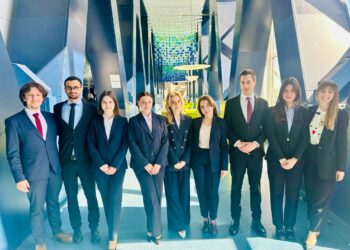 Ekipi nga Kosova zë vendin e tretë në konkursin me 400 universitete, lë pas Harvard-in, Oxford-in