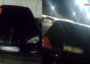 Ecte me automjet të blinduar, Policia i bllokon makinën Safet Bajrit