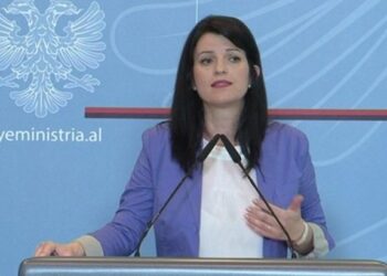 Pse u shkarkua Albana Fico nga QSUT? Flet ministrja