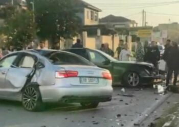 Aksident në Cerrik, përplasen 2 makina