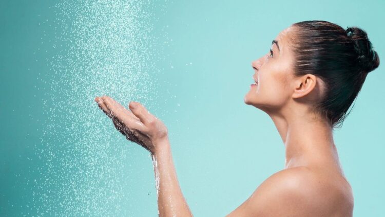 Këto janë gabimet e zakonshme që bëni gjatë dushit