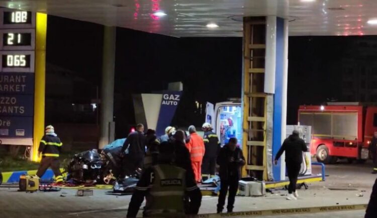 Aksident i rëndë në Durrës/ 2 persona në gjendje kritike