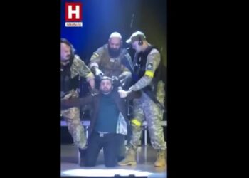 +18/ Të bërtitura dhe njerëz që merren peng, pamje nga sulmi në Moskë