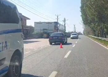 Makina përplas biçikletën, një 60-vjeçar përfundon në spital