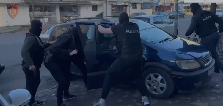Vau i Dejës/ Zhvillohet operacioni më i madh i “historisë”, arrestohet 23-vjeçari me 100 fara hashashi