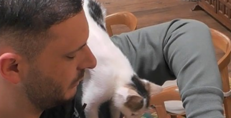 Dijonisi flet për “raportin” me Sokolin: Do e marr me vete