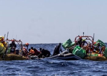 60 persona vdiqën gjatë udhëtimit/ Të mbijetuarit në tregojnë tmerrin
