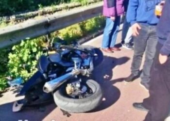 Vdes 31-vjeçari shqiptar në Greqi, përplaset me një bashkëatdhetare