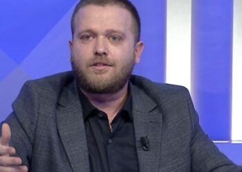 Pështyrësit dhe ligji