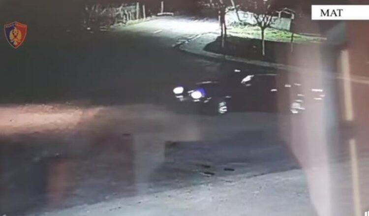 Bëri drift me makinë në zonë të banuar, e pëson i riu