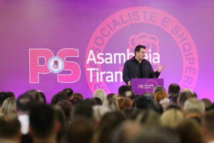 Hipokrizia e Veliajt/ Drejtorët në qeli, ligjëron për partinë