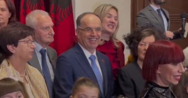 7 Marsi, Begaj pret në Presidencë mësues pensionist: Roli juaj…