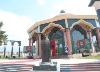 Rama uron besimtarët bektashianë: Gëzuar festën e Sulltan Nevruzit!