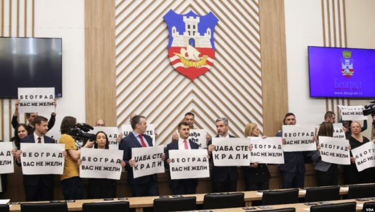 Pas tensioneve politike e protestave, Beogradi rishkon në zgjedhje