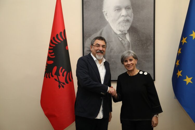 Çuçi pret reporteren për Shqipërinë në PE: Rikthimi i opozitës…