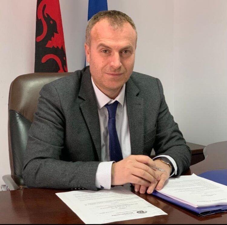 Jep dorëheqjen kryetari i Partisë Demokratike në Korçë